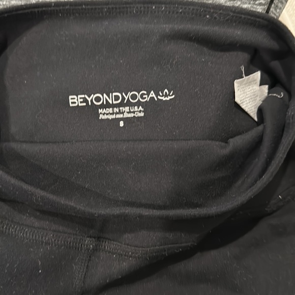 Beyond Yoga black leggings - Picture 5 of 6